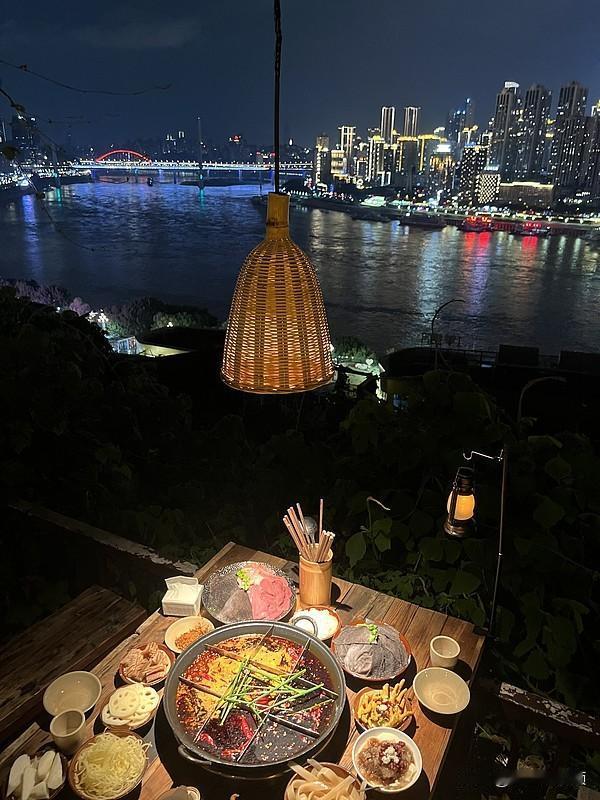 在重庆打拼多年，慢慢读懂山城独有的处世性格
在重庆生活越久，越能体会本地人外表火