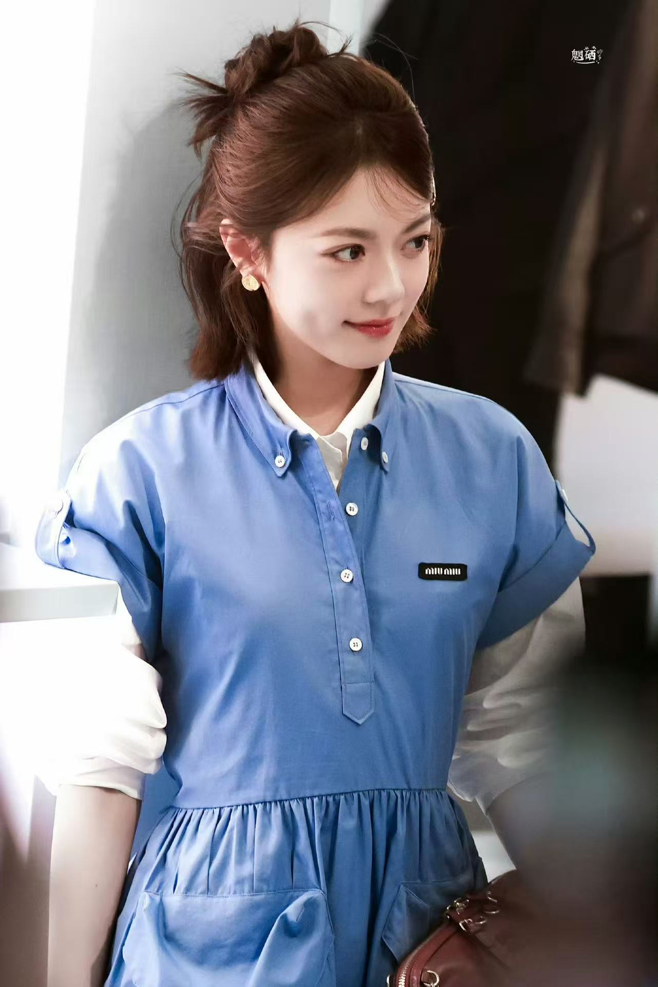 赵今麦蓝调文艺范赵今麦我的靠谱学姐  赵今麦蓝色学院风连衣裙look真的把清新感