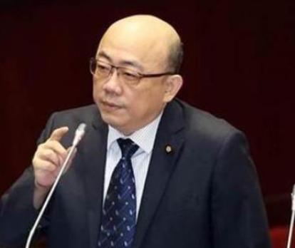 郭正亮来大陆直播了！



郭正亮又出现在成都了。
深夜的抖音直播间里，
他和三