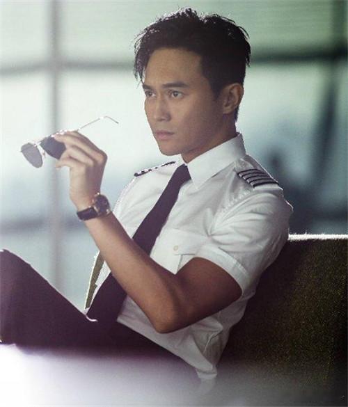 想看他演风流倜傥 