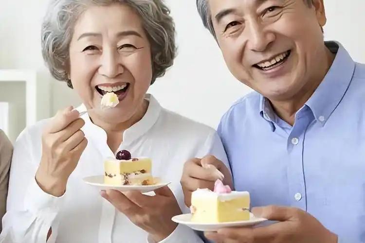 我发现：中老年人代谢、脏器功能衰退，长期吃甜零食、喝甜饮料，会诱发三高、伤肾伤血