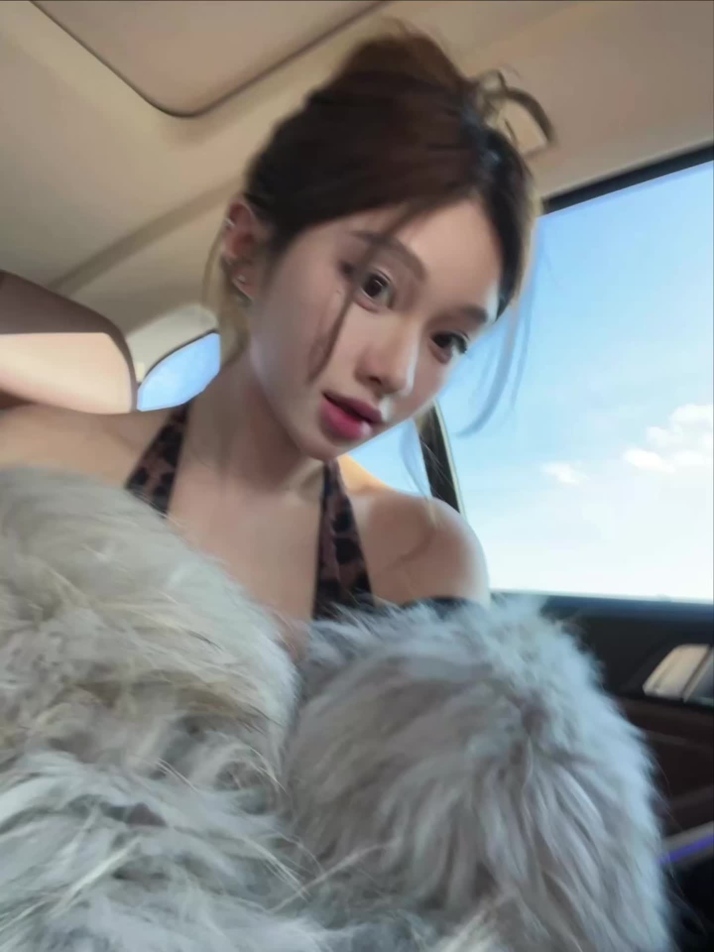 漂亮的女孩子为什么会为一些长得很奇怪的生物掉眼泪