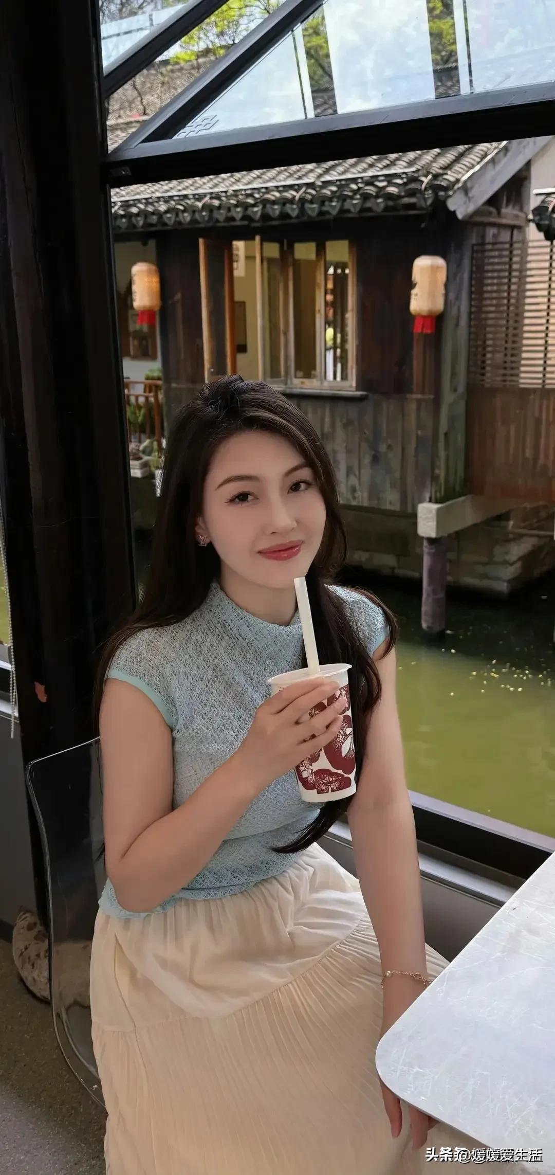 上联：无酒无肉无朋友，诚邀下联有情有义有佳人！