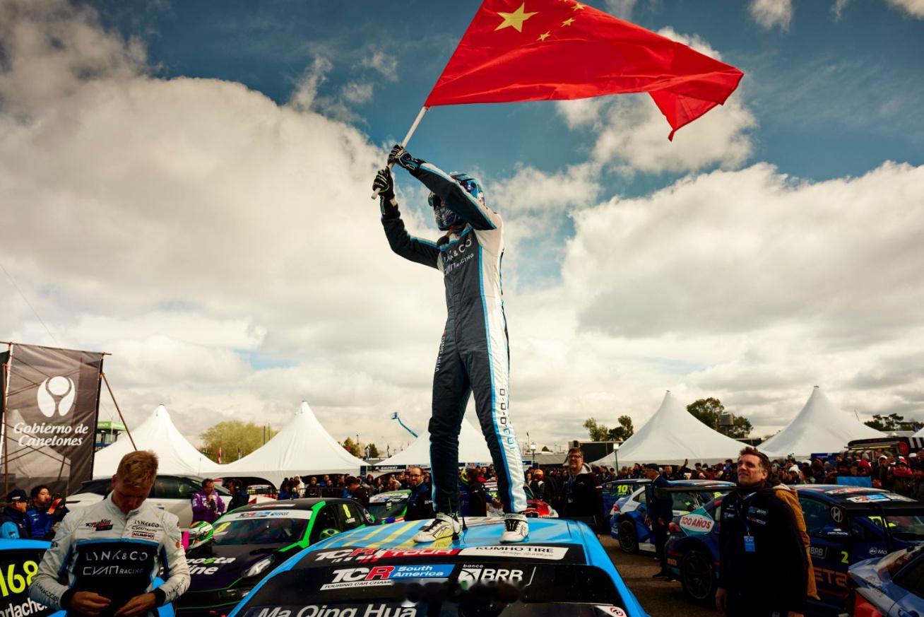 中国首款自研量产tcr赛车亮相 最新消息，领克真把量产TCR赛车搞出来了！这可是