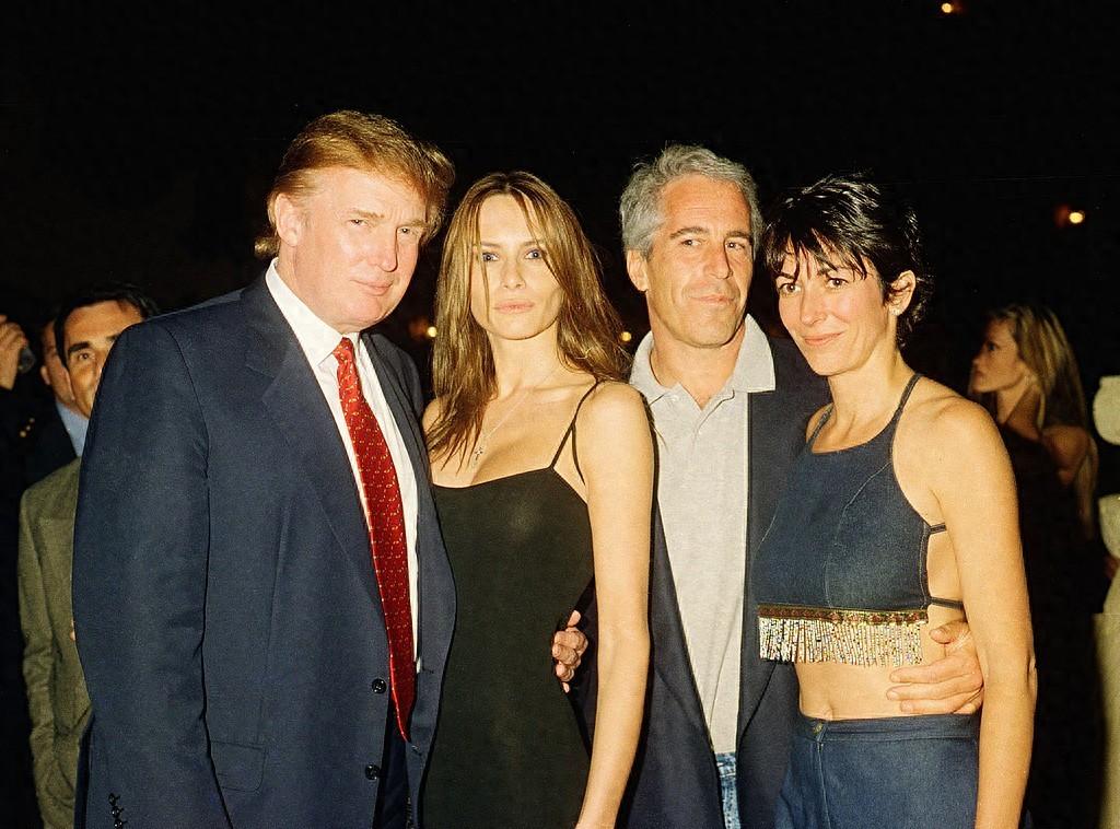 爱泼斯坦案敏感照片再上架，司法部反复操作遭质疑，真相到底藏多久？
美国政府最近又