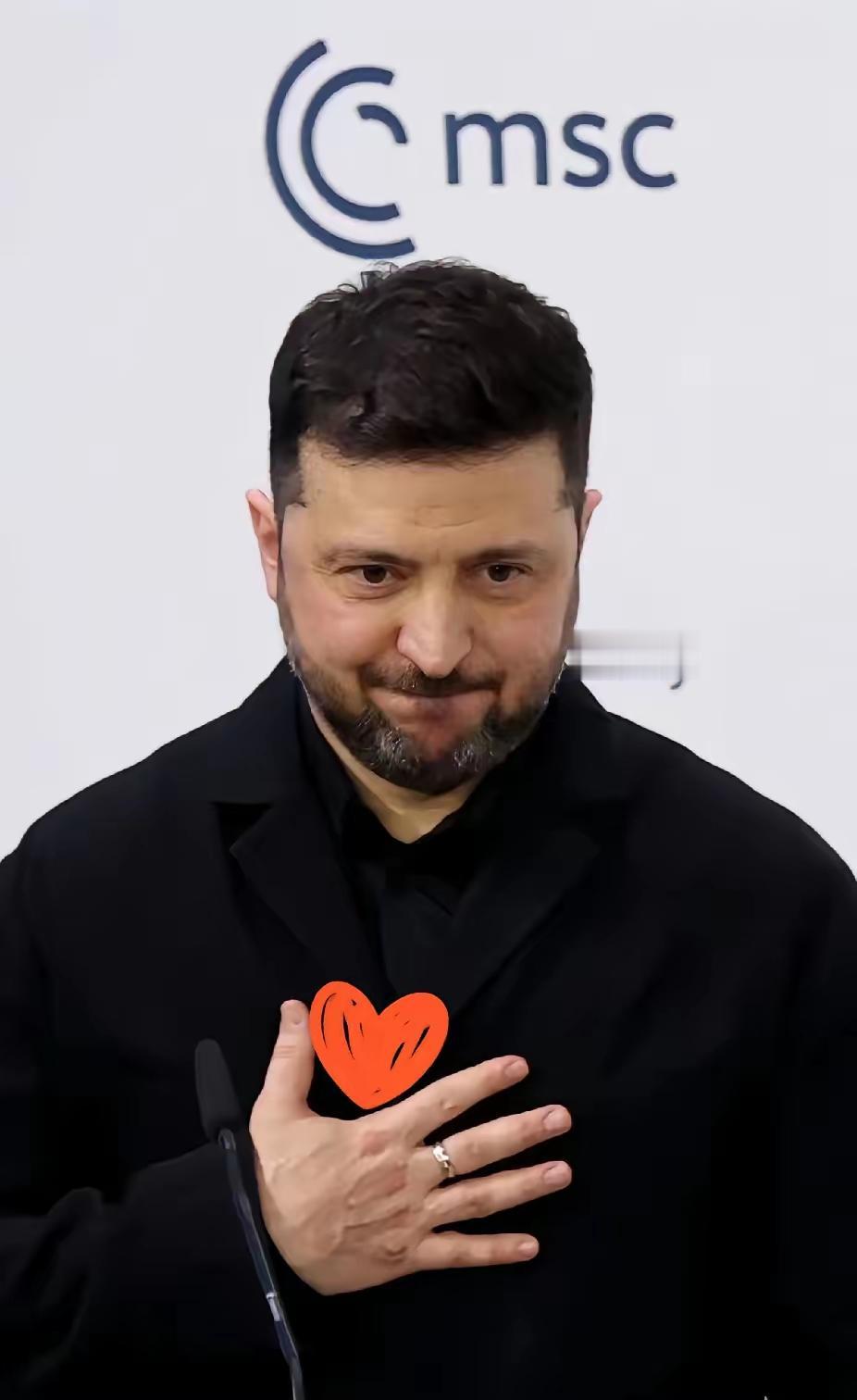 俄乌冲突终于看到叫停的曙光！据新华网报道：本月14日在德国慕尼黑，乌克兰总统泽连