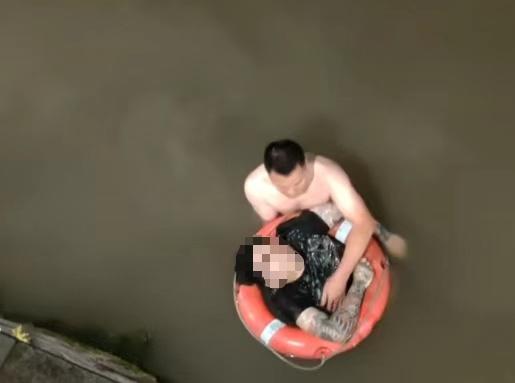 【点赞！宜春两名龙舟队员，异地勇救落水男子！】危难见本色，挺身显担当。远赴江苏宜
