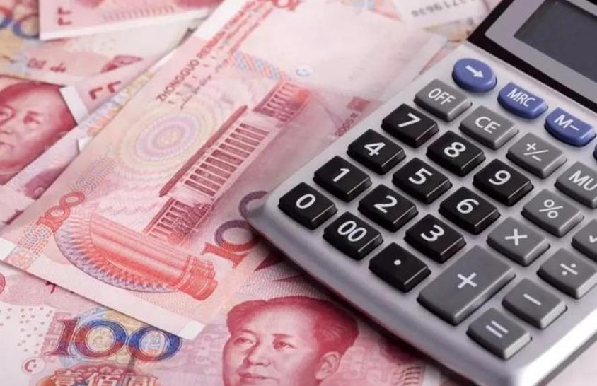 人是不是必须要挣很多钱？

看到网上有个帖子，25岁，小县城，月薪3800，说自