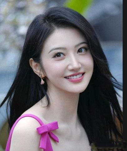 孙割用85亿美元的财富和“一切都可交易”的价值观，为景甜构建了一个看似完美的幻象