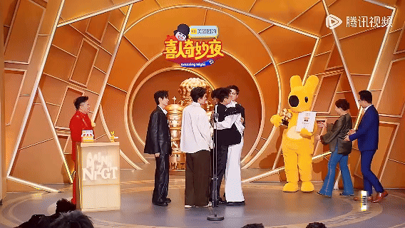 小力士第一名 就这个小力士值得！他们是警察，是矿工，是一起冲向拳王奖牌的师徒！两