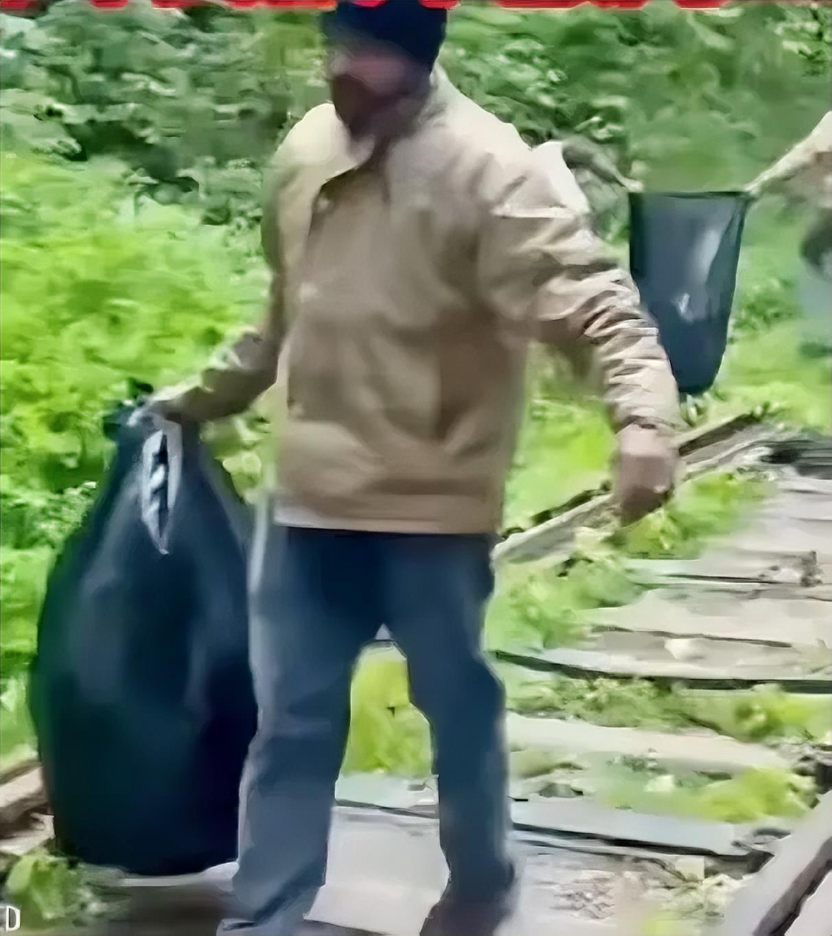 果然，还得俄罗斯人才能治得了印度人。
几个印度人在公共草坪上聚餐，吃完拍拍屁股走