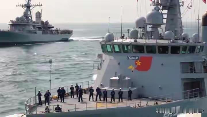 解放军跟监警戒 美军机又跑到黄海活动，真把这儿当自家后院了？这都不是第一次干这种