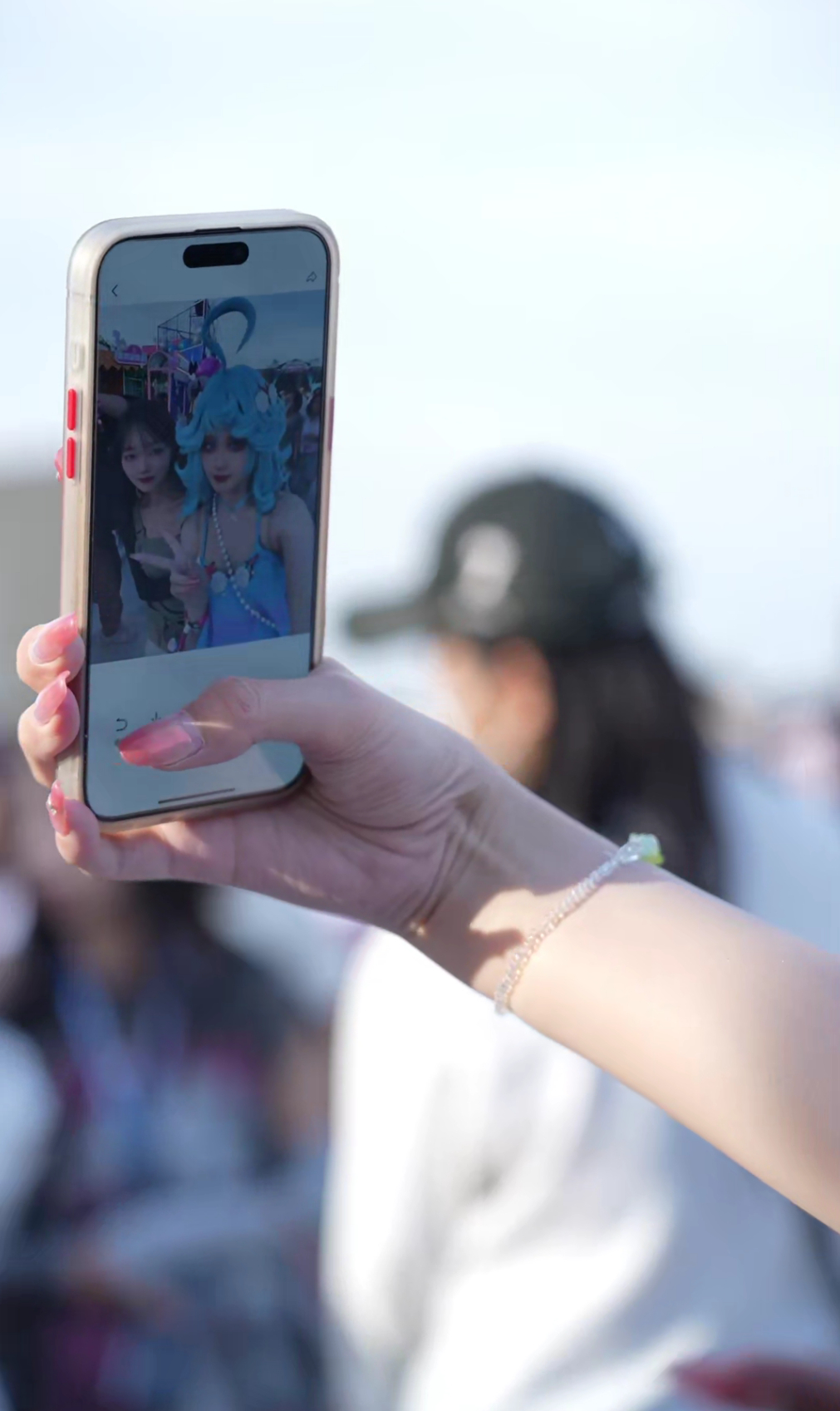 #朵莉亚音乐节前排蹦迪#对不起，我有罪！可是谁能拒绝戳朵莉亚的呆毛呢？这次天津音
