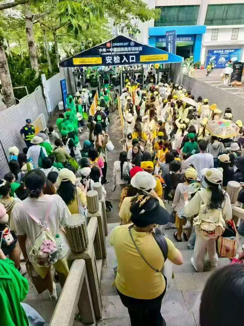 这么多年了 摩托和龟龟还能五五开太强了 