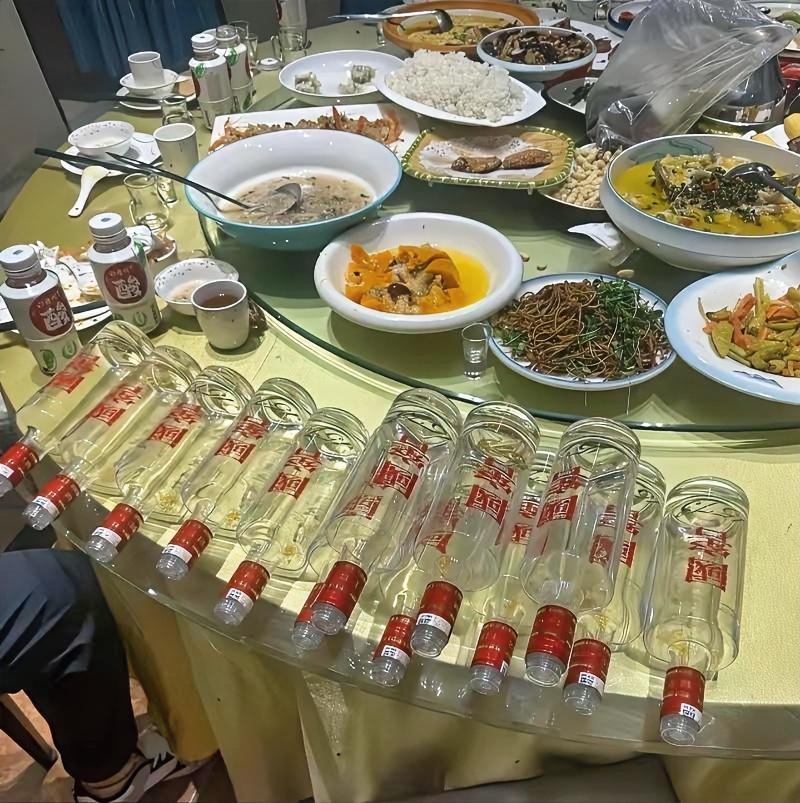 什么样的饭局 把人喝成这样子 还能回去吗？