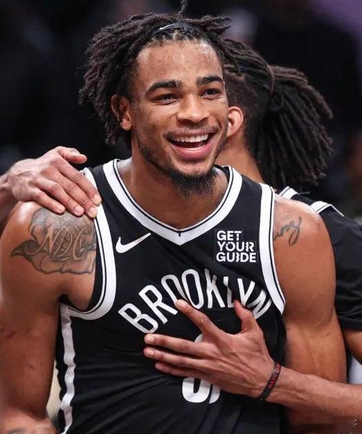 勇士队将在交易季寻求提升中锋位置，预计他们会对克拉克斯顿感兴趣。篮网队再次表示愿