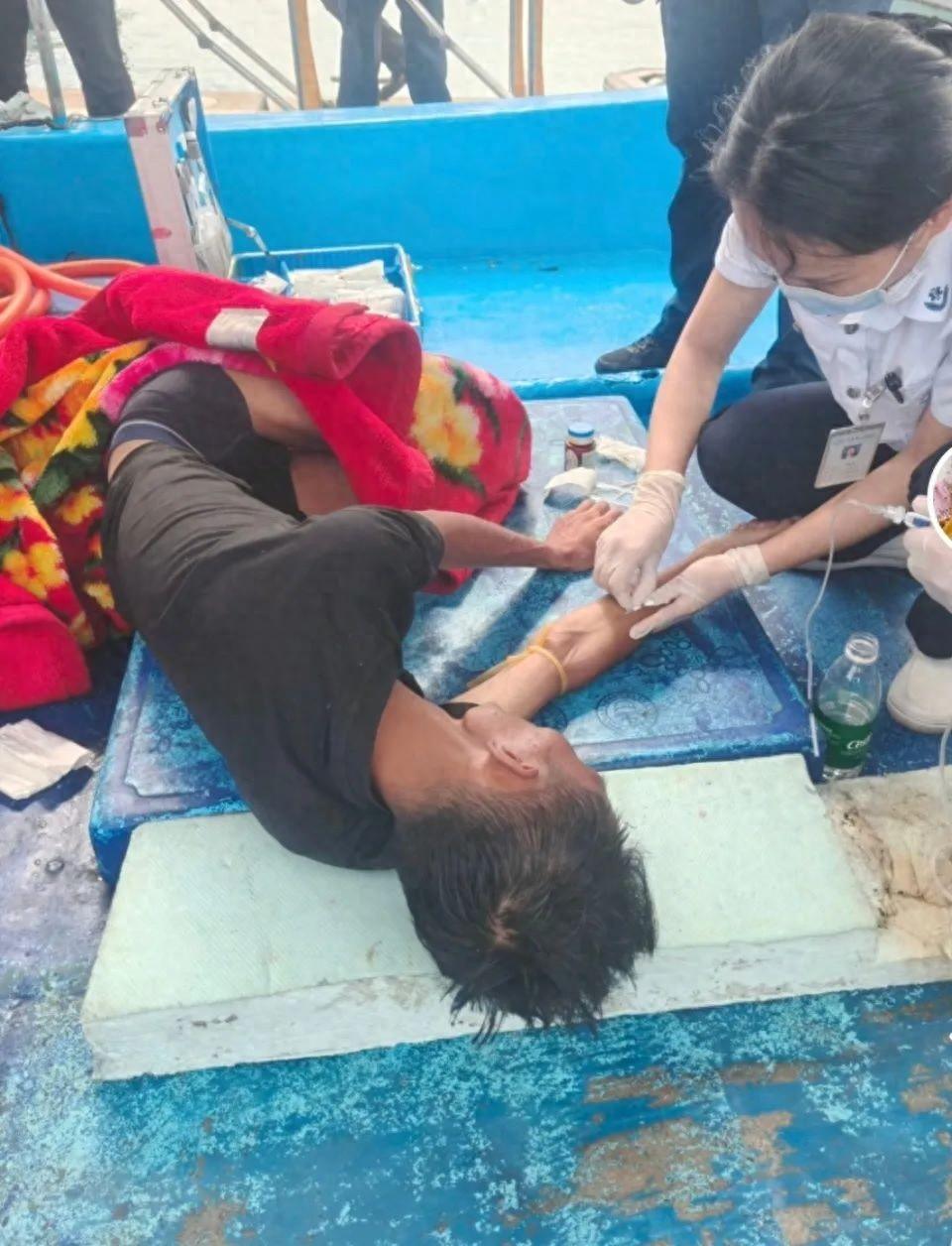 男子海上漂流6天获救，没水没粮瘦成皮包骨，伤者已脱离生命危险，仍住在ICU但已能