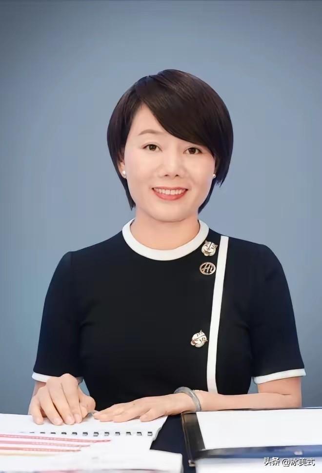 四川一女子为给哥哥还债，不惜陪伴老板24年，没想到老板后来大手一挥，女子身价直接