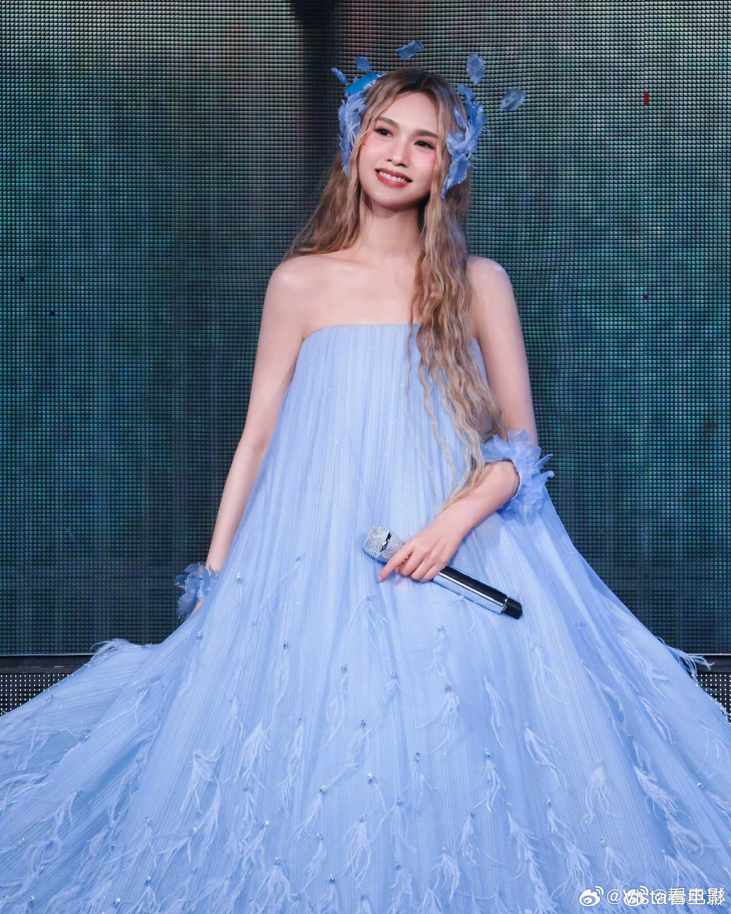 李荣浩 不是嫂子是歌手杨丞琳李荣浩完美体现了这句话：爱她，就会尊重她维护她的主体