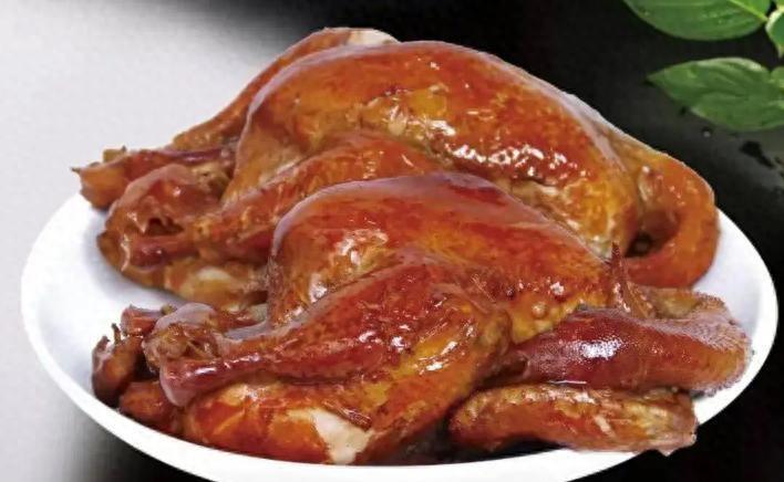 王震请毛主席吃烧鸡，饭后毛主席珍惜鸡架，将鸡骨头塞口袋打算留着熬鸡汤喝！
194