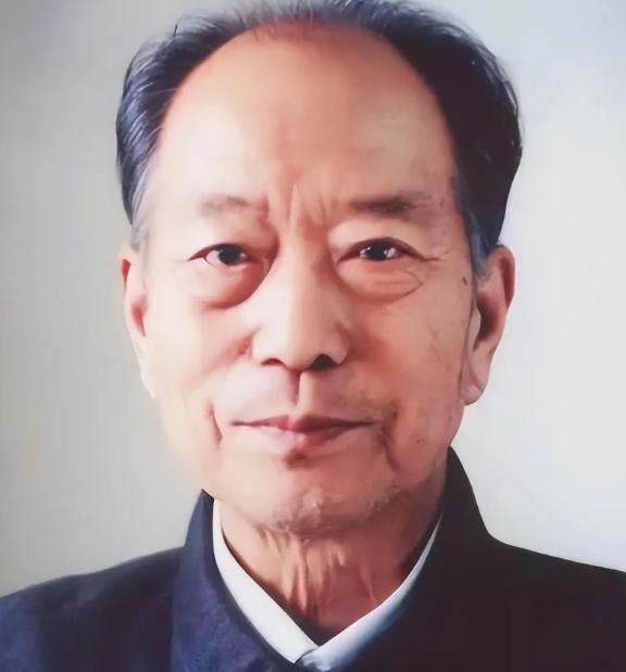 他判刑13年至死未平反，10万人送行墓前立百碑，百姓说不能忘了他。2004年5月