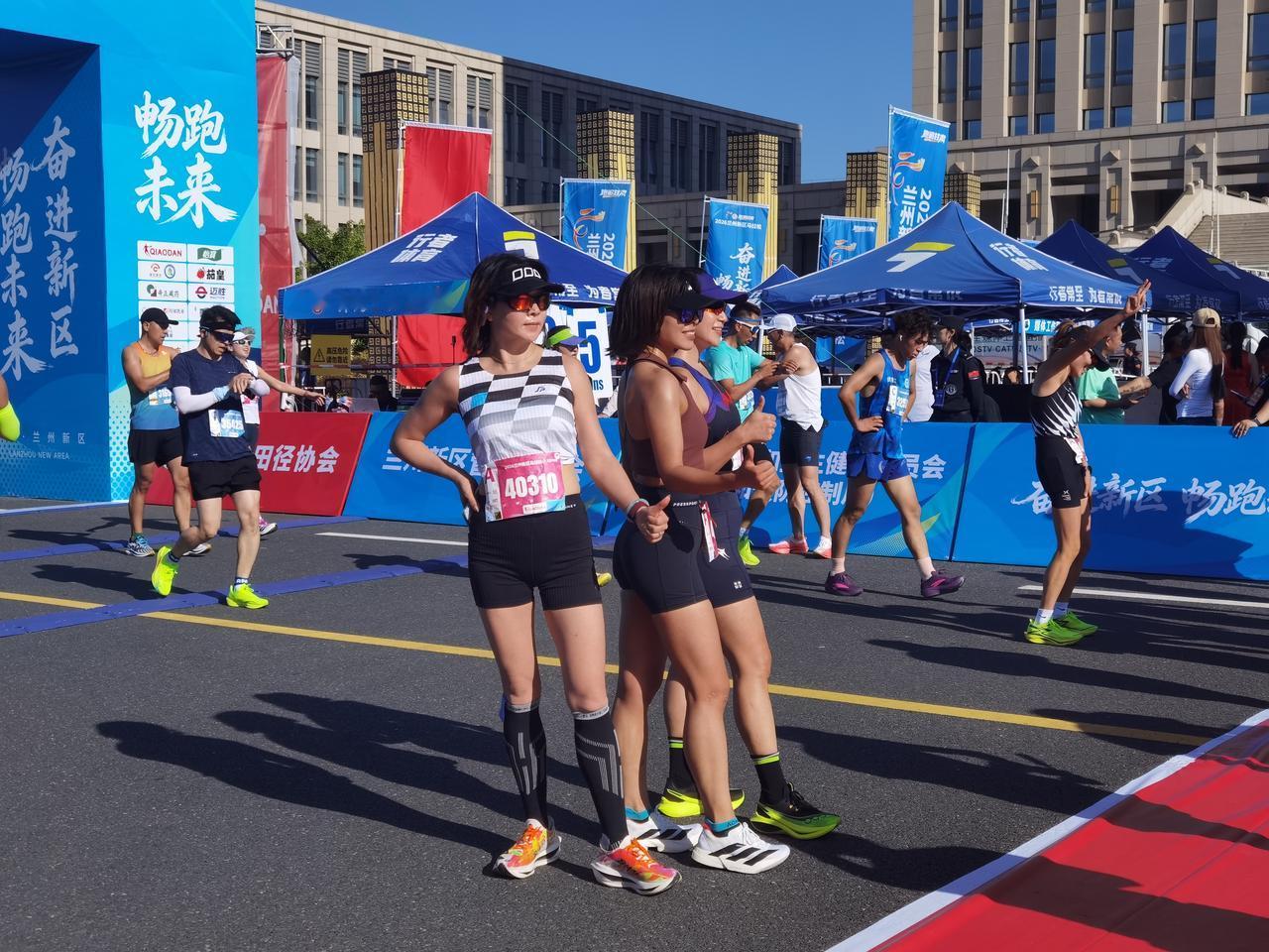 终点即是荣光！每一份完赛都是自我加冕
 
2026兰州新区马拉松赛程渐入尾声，半