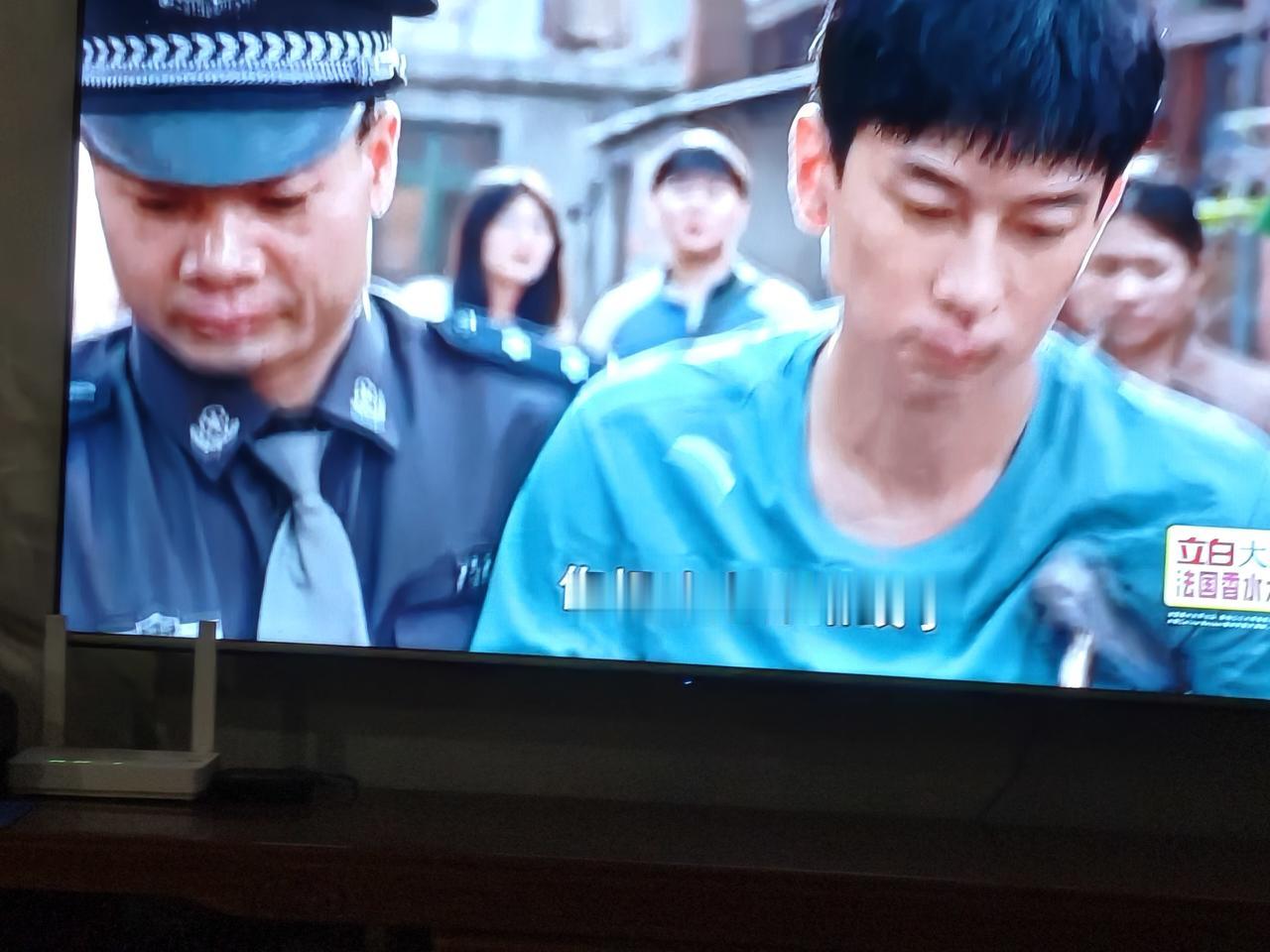 《生逢其时》在这儿为周轩宇正名。目前周轩宇没有做过分的事情。他有追求女朋友的权力