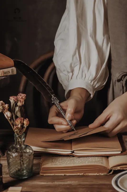 参加全民写作大赛，来追忆黄金年代，不得不提匈牙利画家帕尔·弗里德。他1893年生