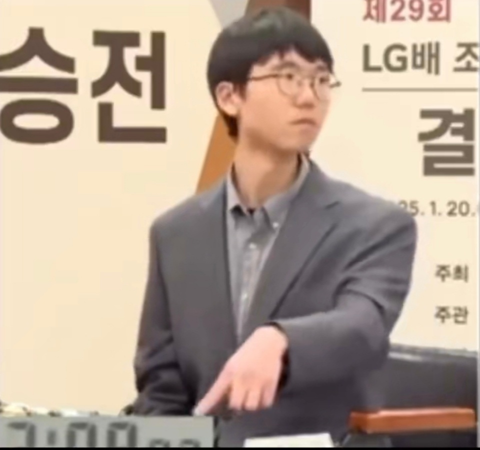 中国围棋协会于1月25日向各联赛队伍通知，围甲、女子围甲、全国团体赛商借棋手拟不