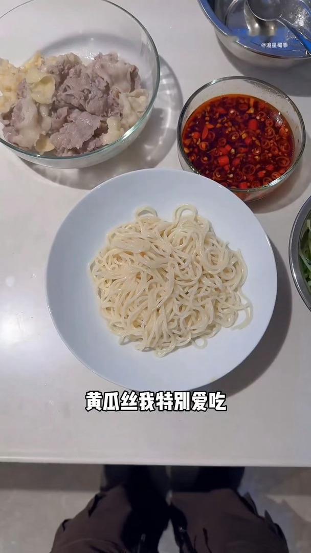 徐冬冬又对什么东西下手了徐冬冬版椰子水酸辣牛肉面 椰子水配酸辣牛肉面，徐冬冬的脑