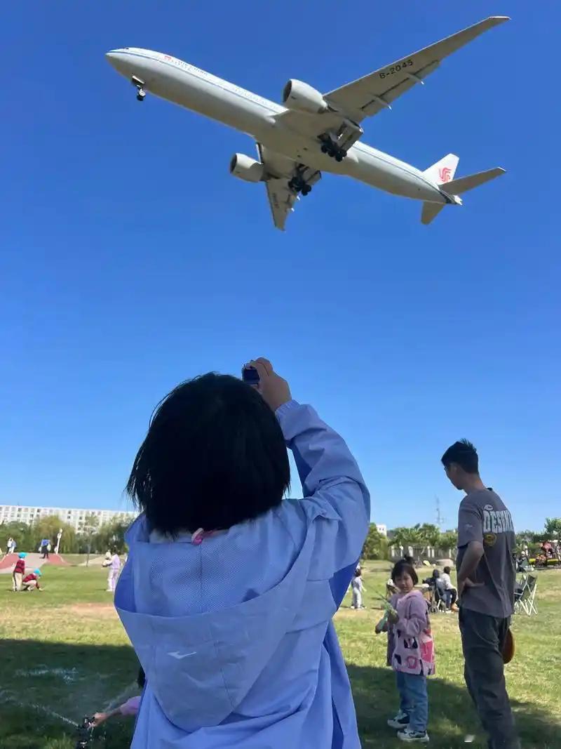 29岁女生减重70斤全球多地追飞机原来真有一群人在全球各地追飞机梦想是人类向上攀