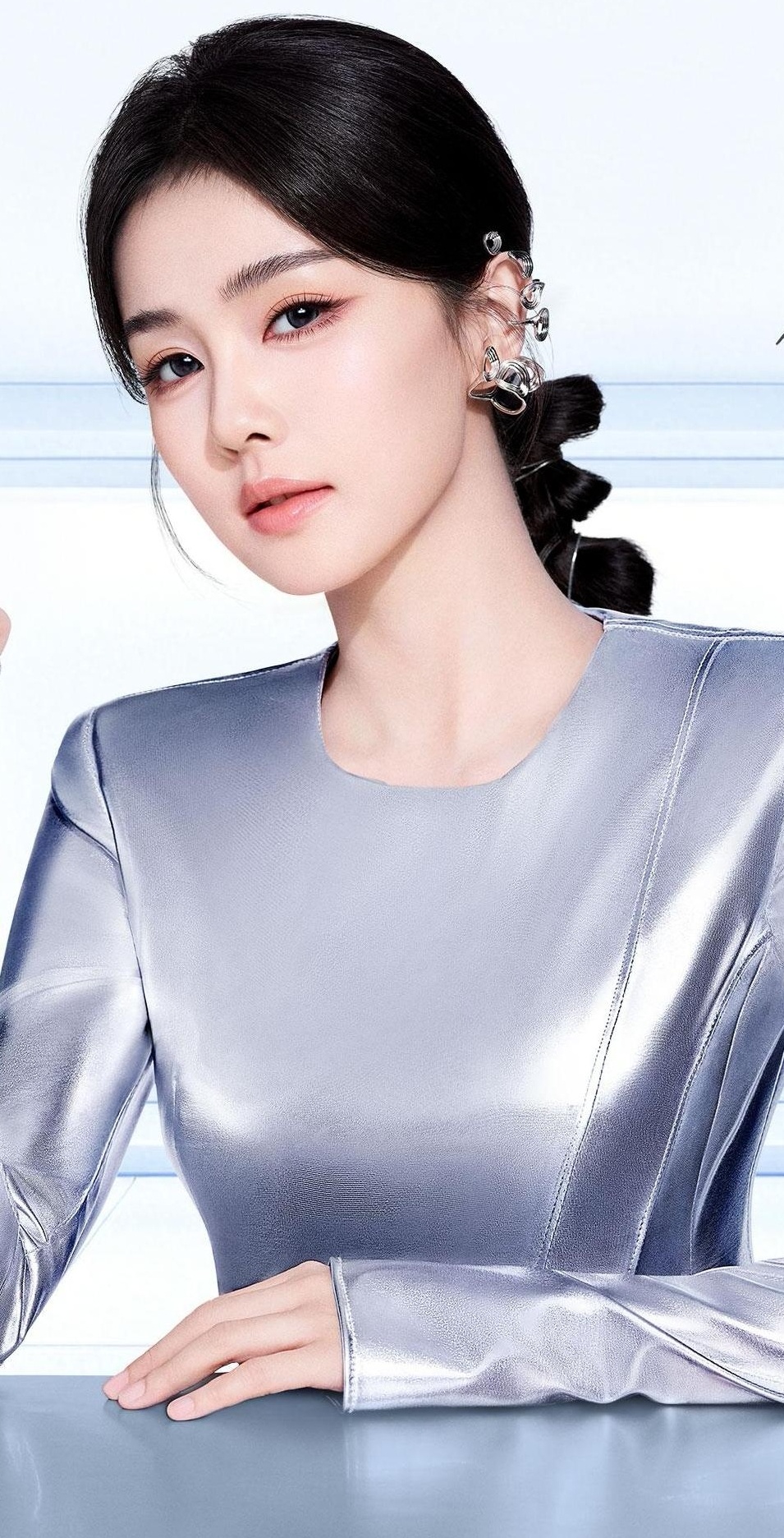 白鹿官宣新商务白鹿解锁新国货代言邂逅国货，遇见初心。白鹿全新商务官宣上线，用自身