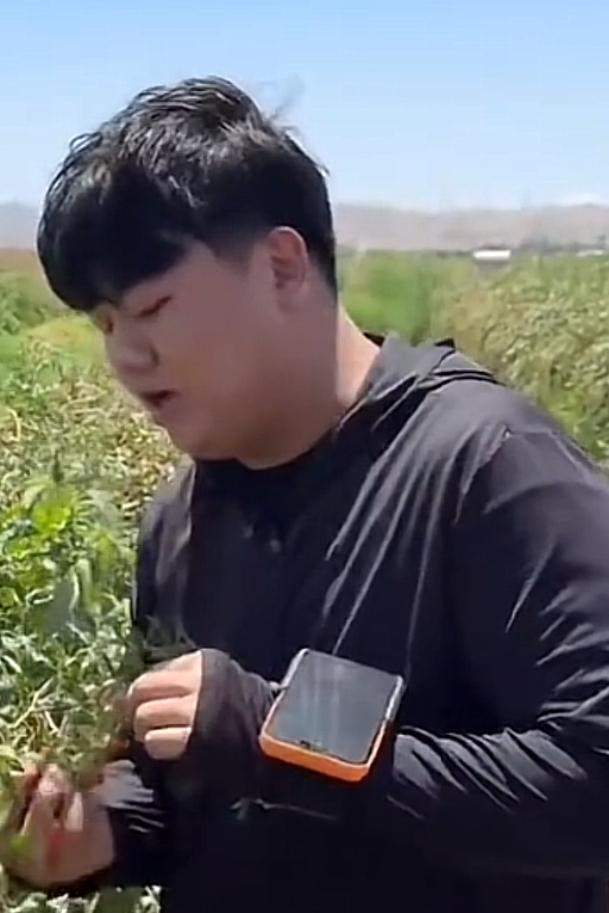 全进华直播时说道：有人说我是借着妹妹全红婵的名誉，才做到今天这样成绩的。

对此