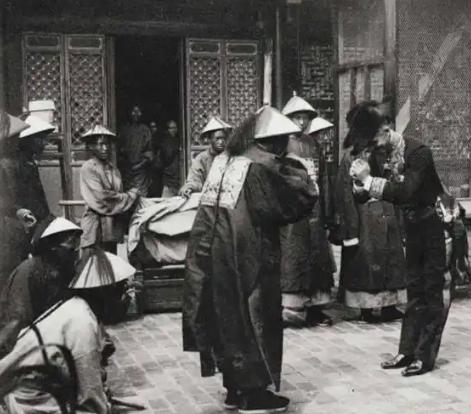 很多人不理解，现在网上把清朝说得一无是处，但是为什么能统治268年？我说实话，清