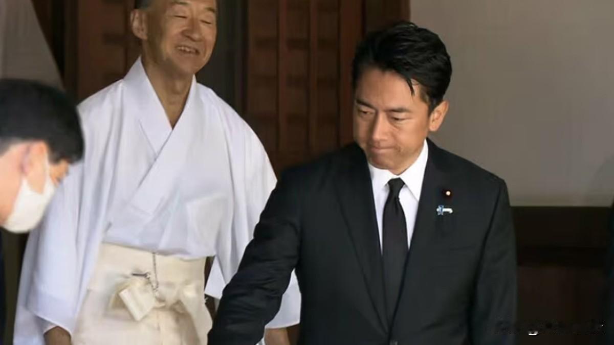 中韩怒怼日本拜鬼，誓死不忘国耻！唯独台湾当局公开洗白：尊重日本、认其为伙伴！同一