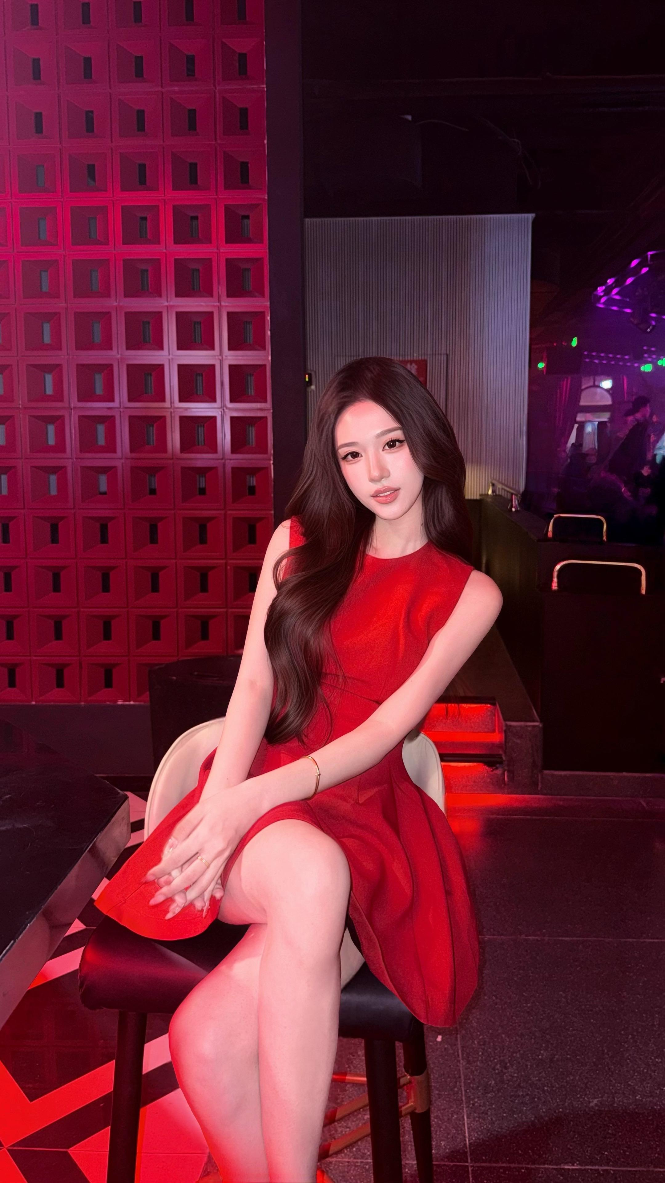 她不属于你的每一刻 都很迷人