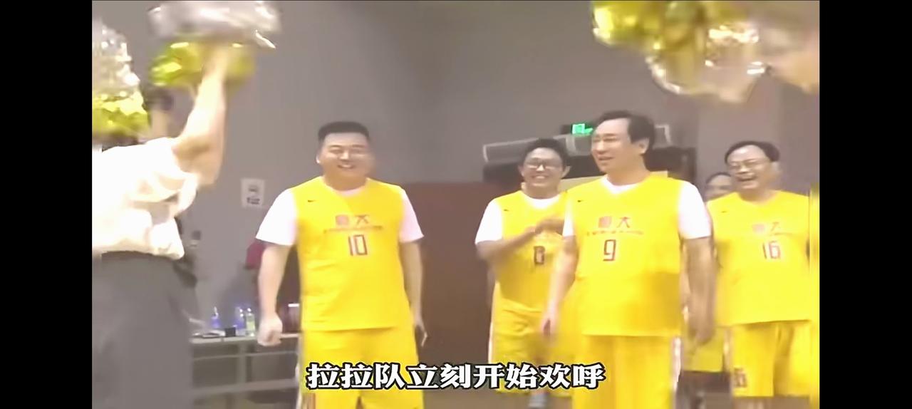 当年许家印组织恒大内部打篮球，天生神力，砍了30分。把人能笑死。懂的都懂。
老许