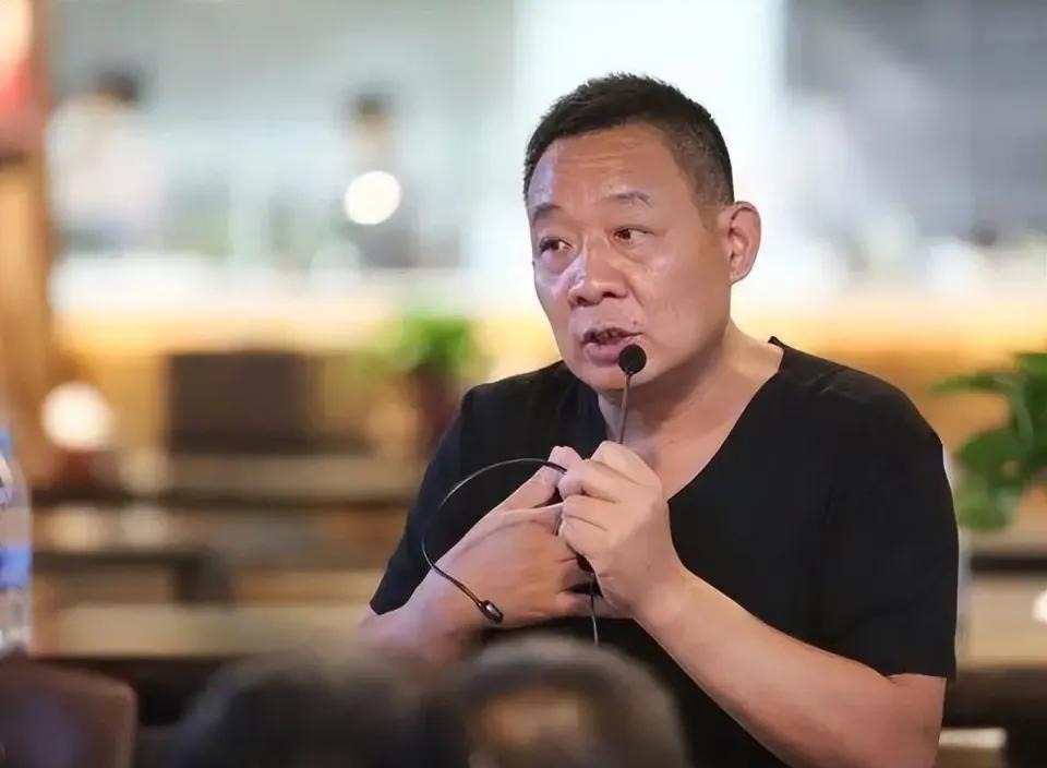 那家店是胖东来最赚钱的老店之一，一年能卖二十个亿，利润过亿。但于东来觉得干得恶心