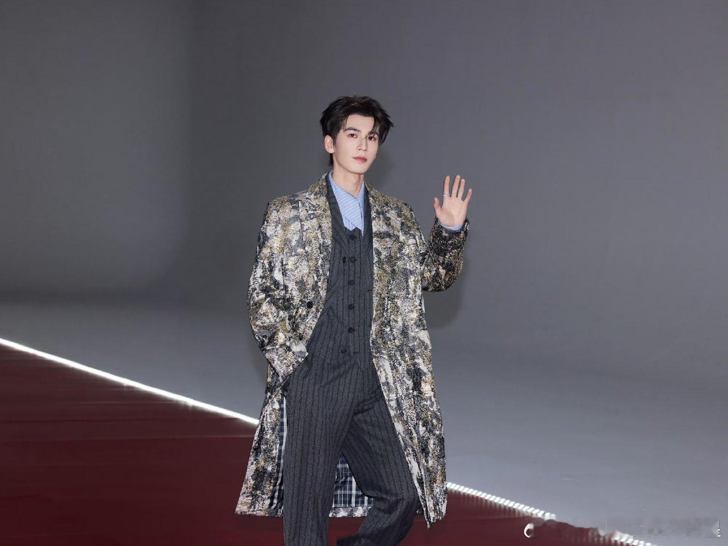 张凌赫年度魅力艺人张凌赫年度魅力艺人