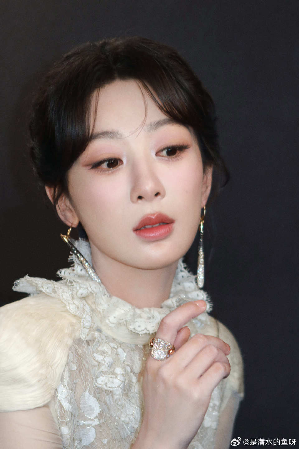 生命树 yz杨紫白菊yz杨紫生命树 你是仲夏的黄昏融化了炙热的爱意 你是春秋的黎