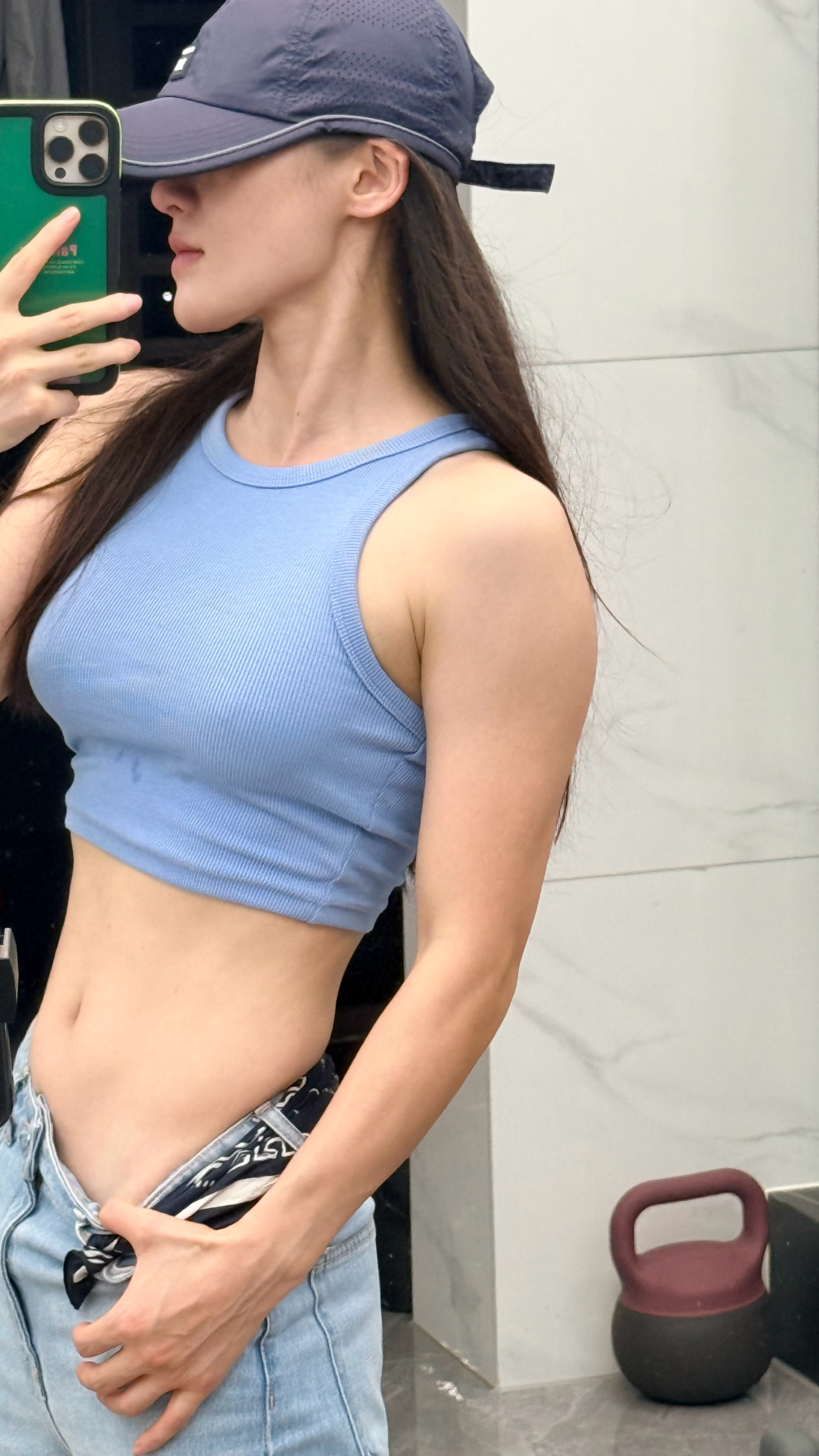 我自然状态下也是没有线条的完美的那面是刻意展示出来的 