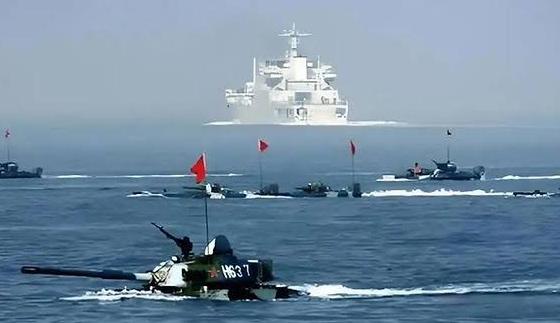 就应该直白告知美军，中国政府和中国军队即将处理台湾问题。美军可在中国军队划定的区