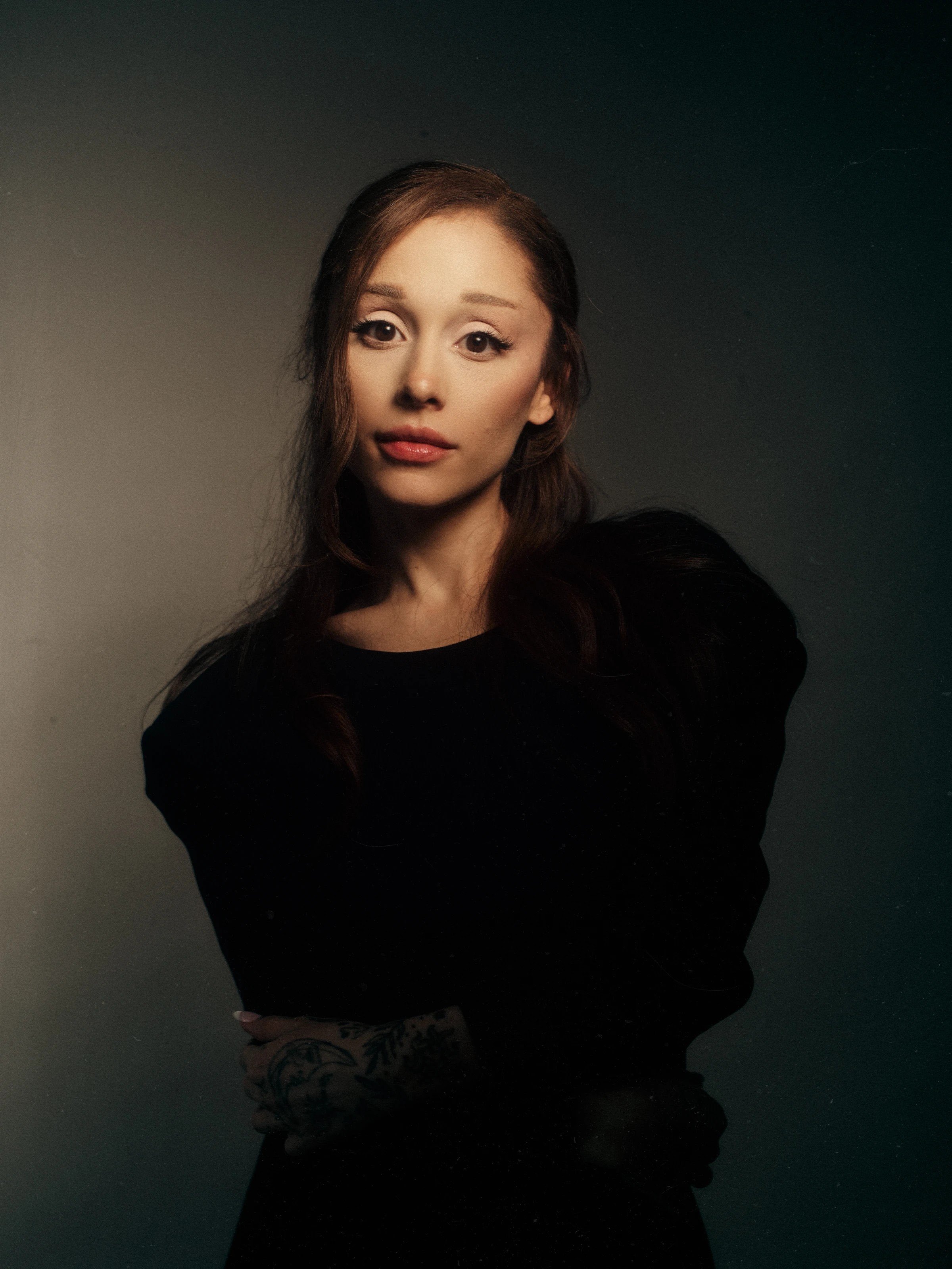 据TMZ报道，Ariana Grande / Ethan Slater 已分手：