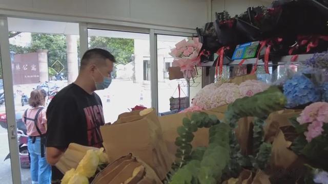 简约花束受欢迎，各色玫瑰“热度高涨”