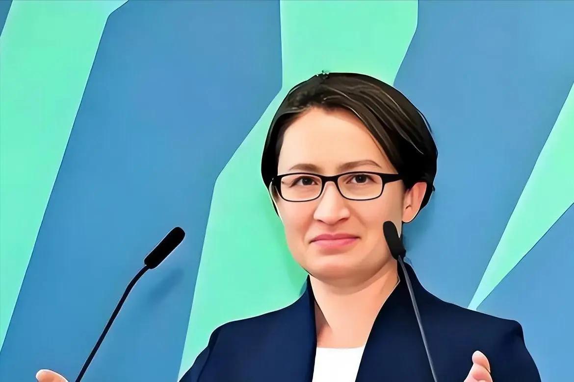 27小时飞抵意大利，萧美琴这场“民主秀”到底演给谁看？

2026年9月11日，