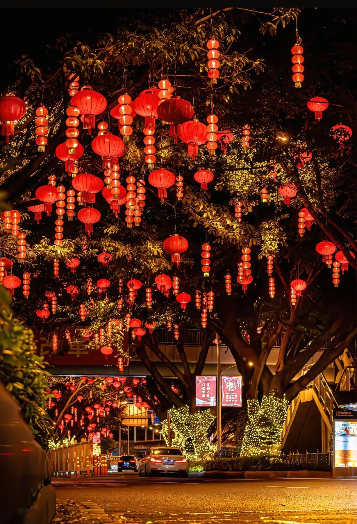 你认为年味越来越淡的原因是什么 我觉得年味越来越淡，核心是物质生活极大丰富，让年