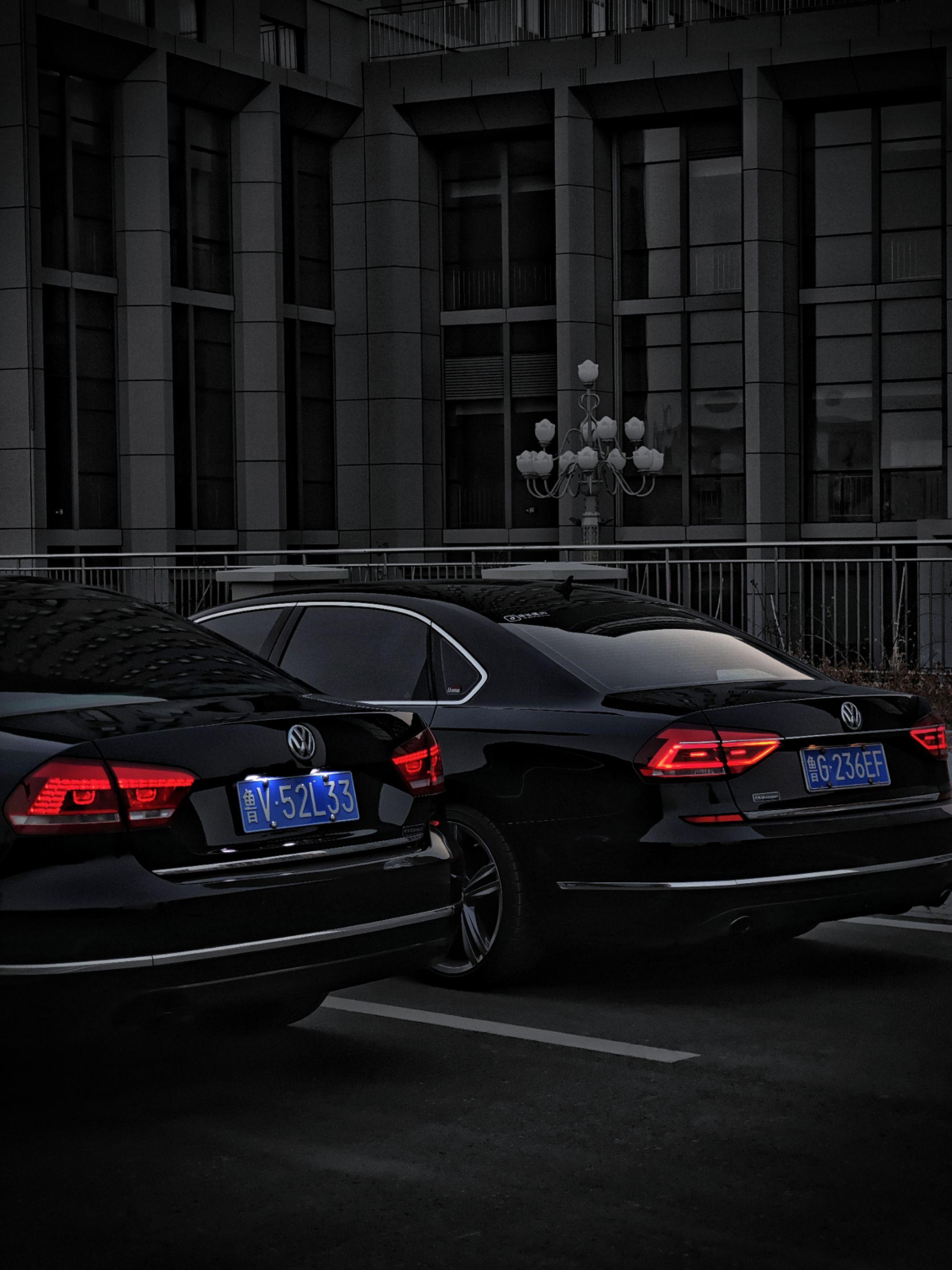 你们喜欢经典款还是更喜欢新款科技的内饰和运动的外观.