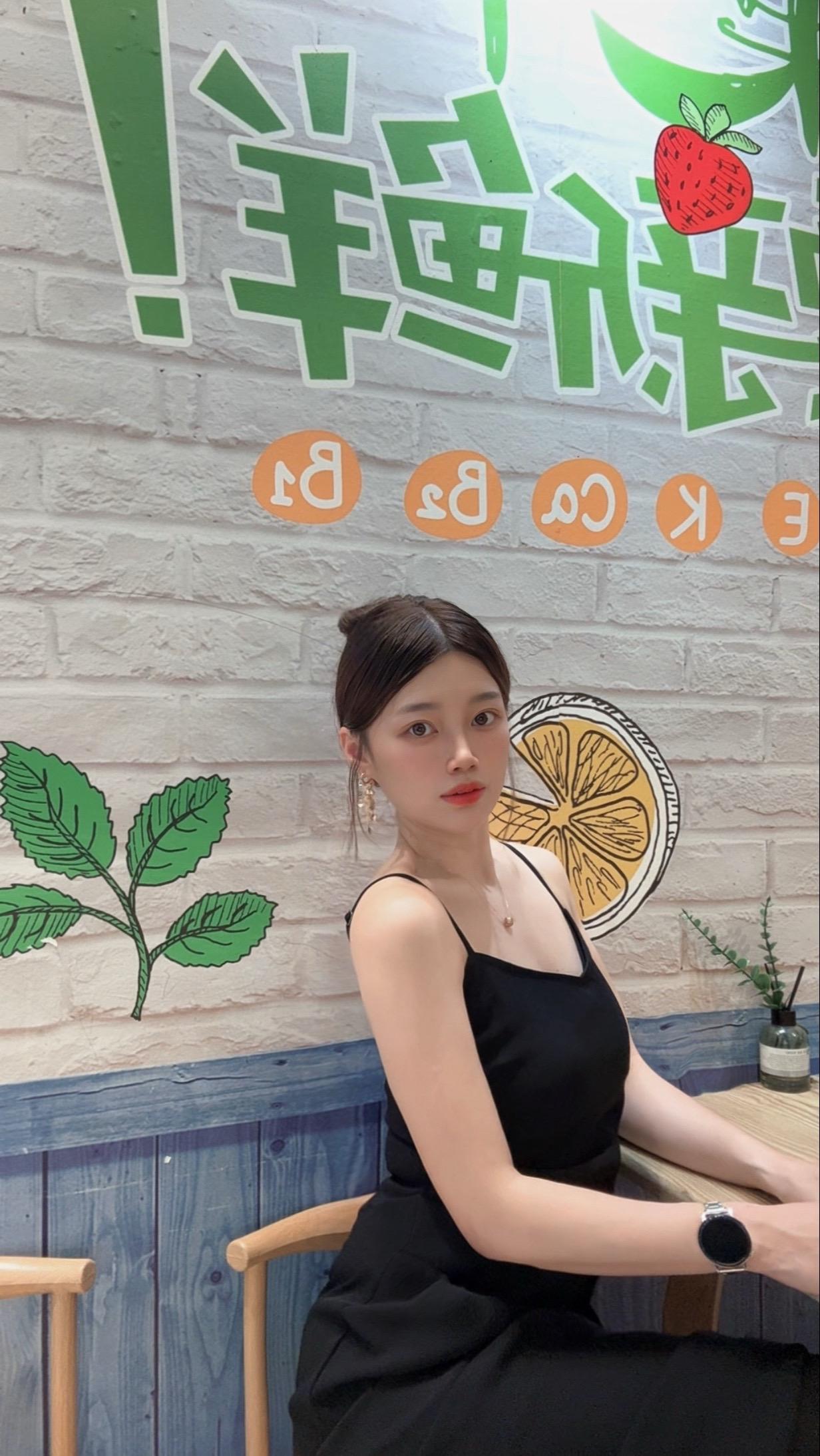 这家店的灯光也太好拍了！直接拍成暖白皮!