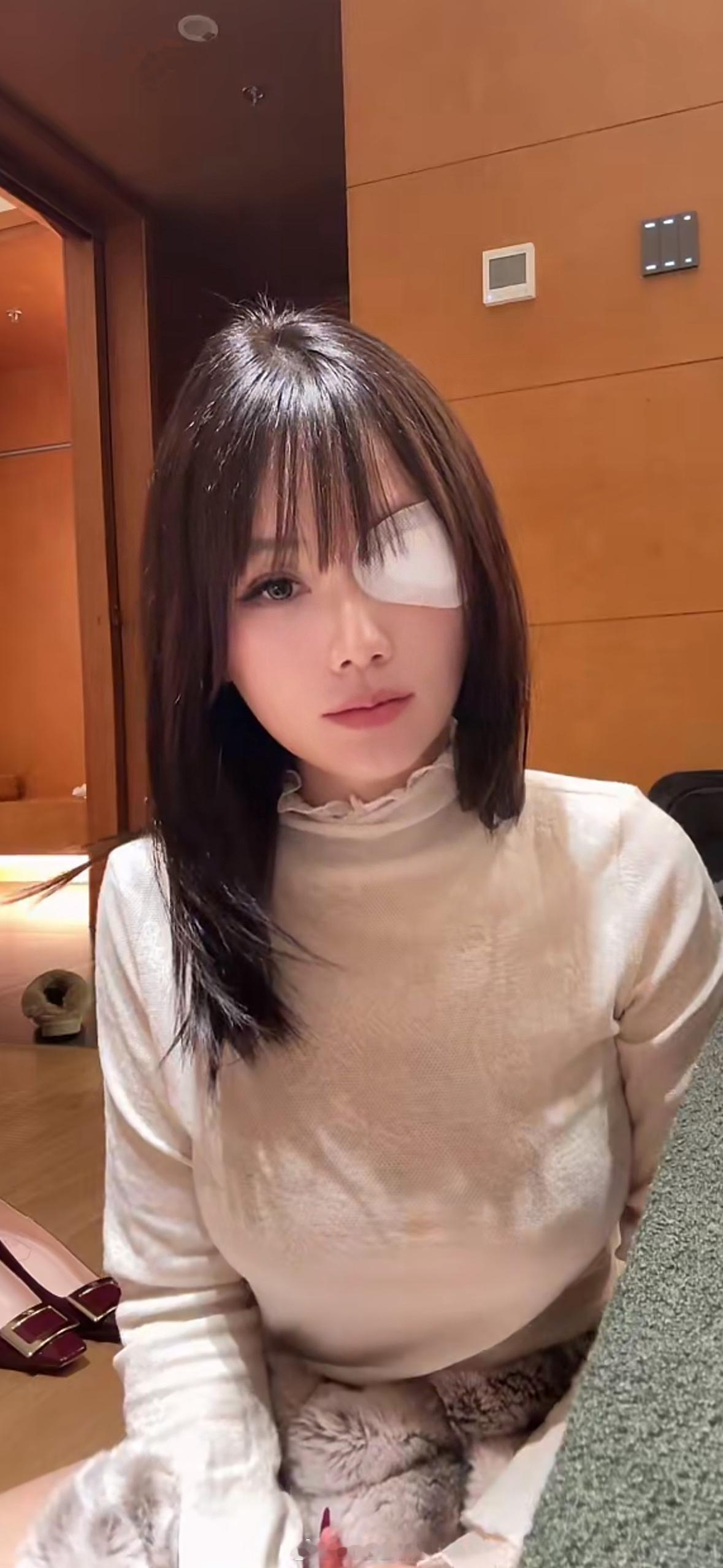 遇到会直播截屏截好看的视角又给p图的粉丝我就偷着乐吧 