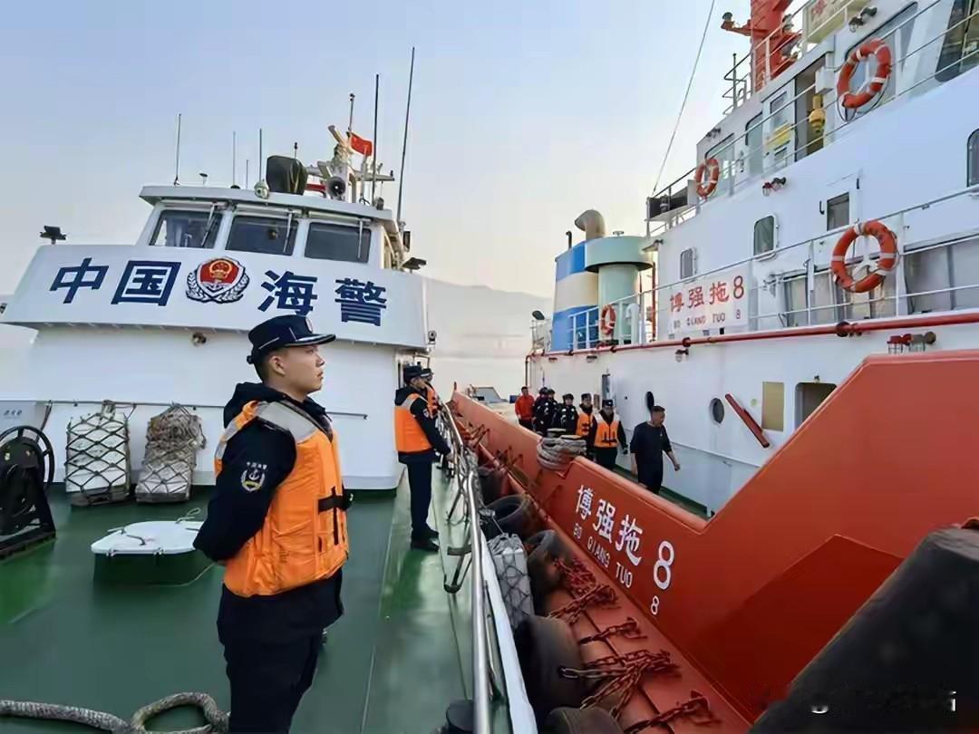 碰瓷彻底踢到铁板！菲小飞机骚扰黄岩岛，轰‑6J现身立住南海新规矩
 
黄岩岛周边